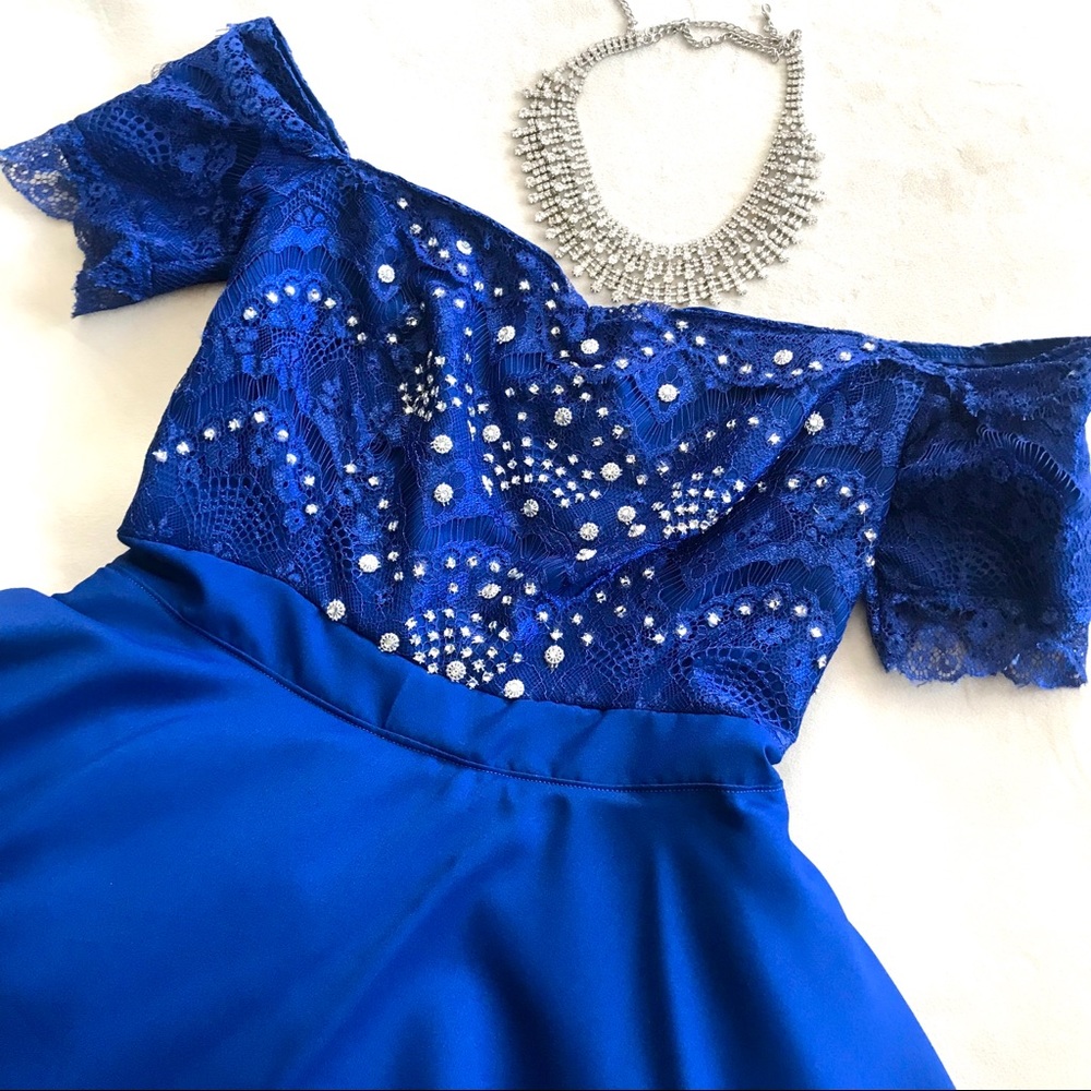 ✨Pre-Owned in EUC! Off the Shoulder Prom Dress